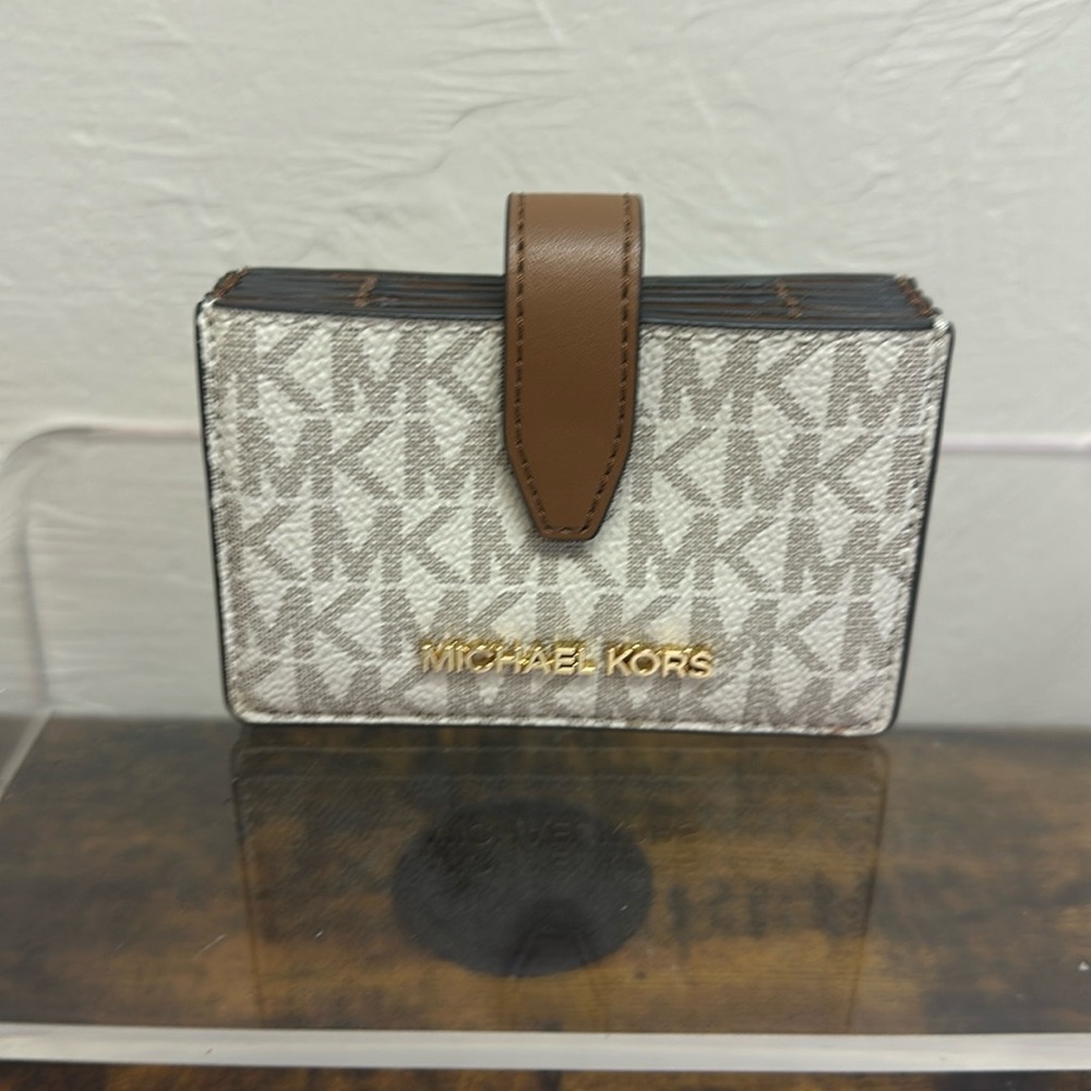 Michael Kors amazing wallet or card holder
